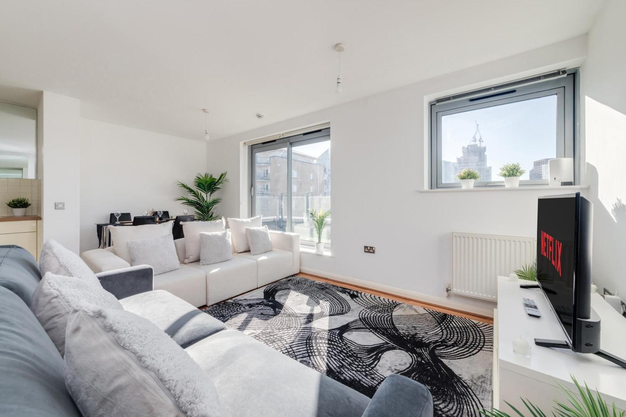 Large 3 Bedroom - Large Terrace With Sunset Views *