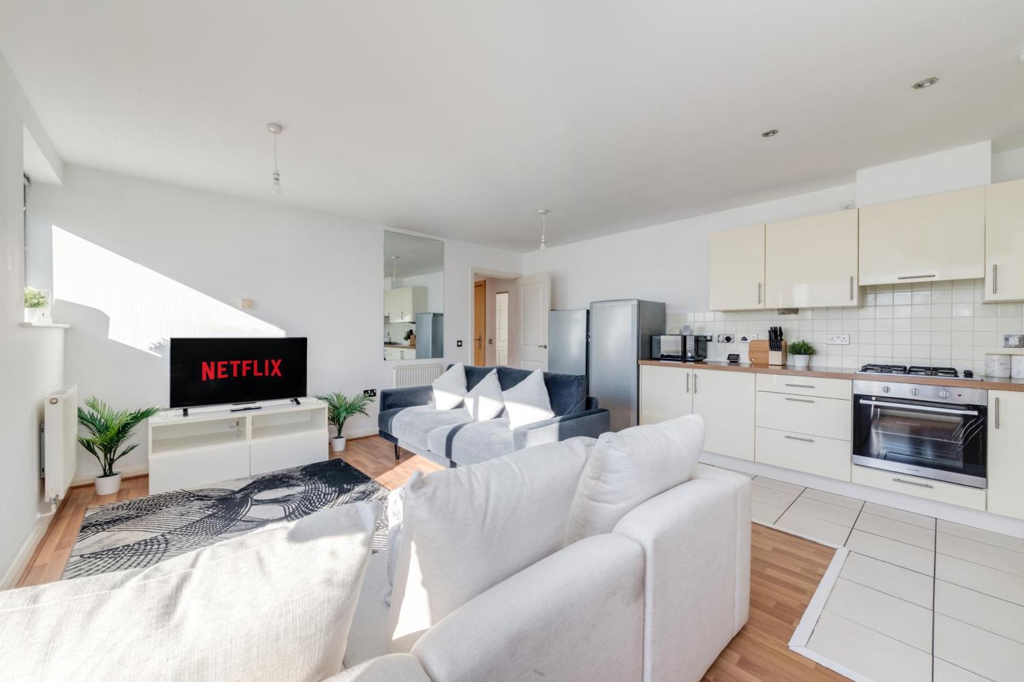 Large 3 Bedroom - Large Terrace With Sunset Views *