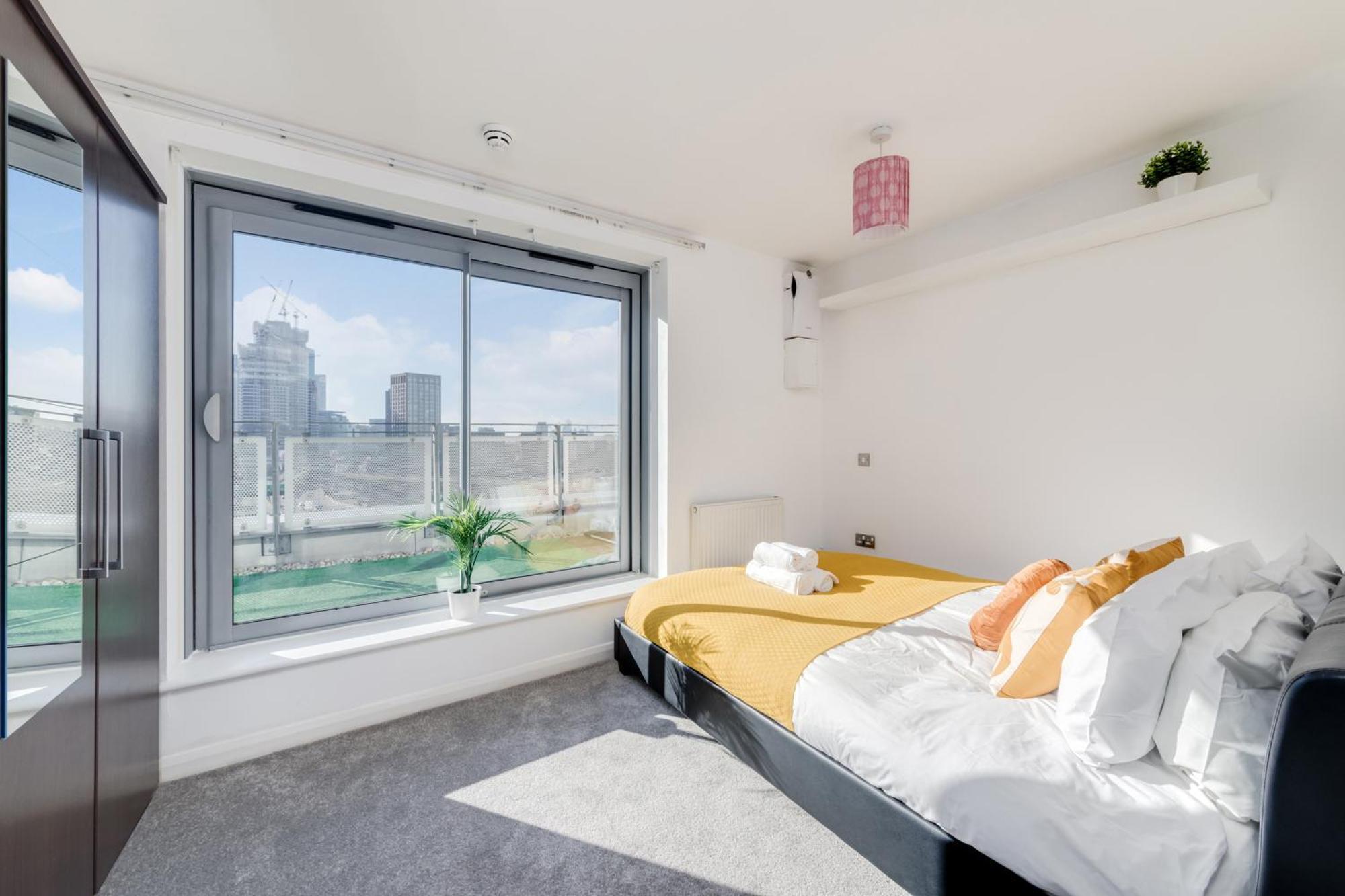 Large 3 Bedroom - Large Terrace With Sunset Views *